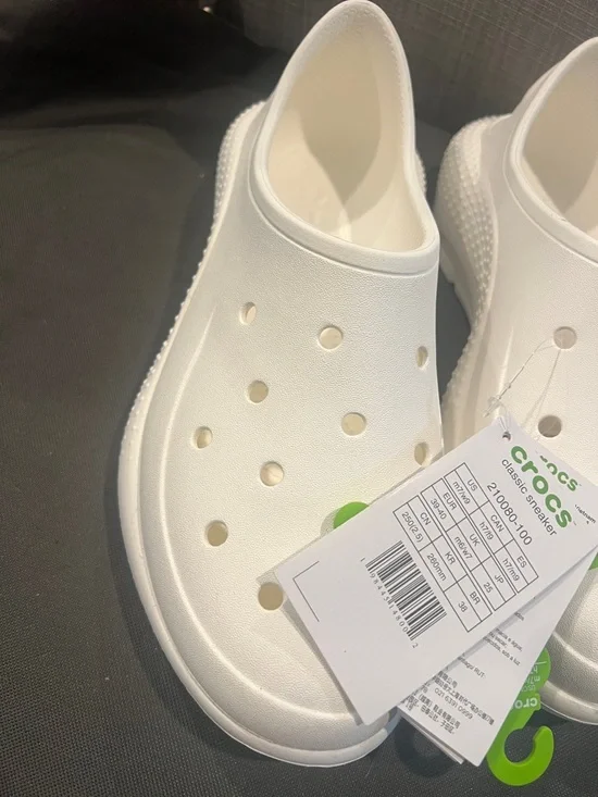 CROCS White Classic Clog Slip-On men and size 7, women's size 9 - Picture 2 of 4